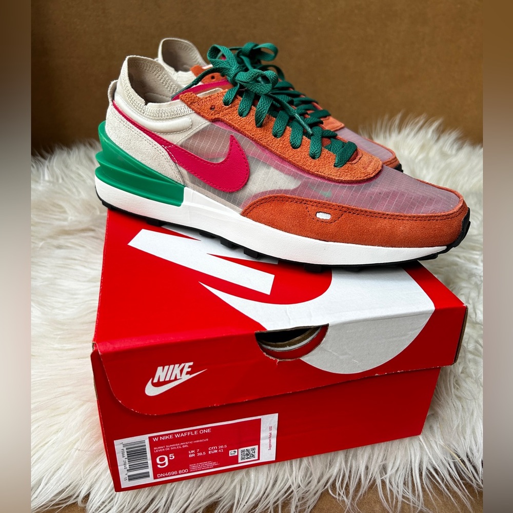 W NIKE WAFFLE ONE 'BURNT SUNRISE/MYSTIC HIBISCUS' - Picture 4 of 5